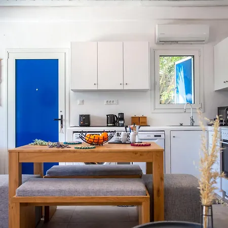 Iliana 1 & 2 W Shared Pool, Ornos, Mykonos *