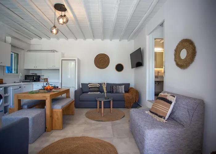 Iliana 1 & 2 W Shared Pool, Ornos, Mykonos オルノス